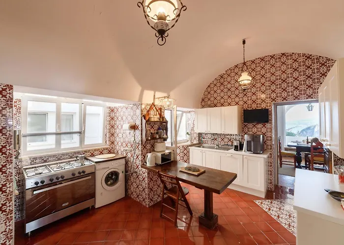 Le Tuie By Elite Capri